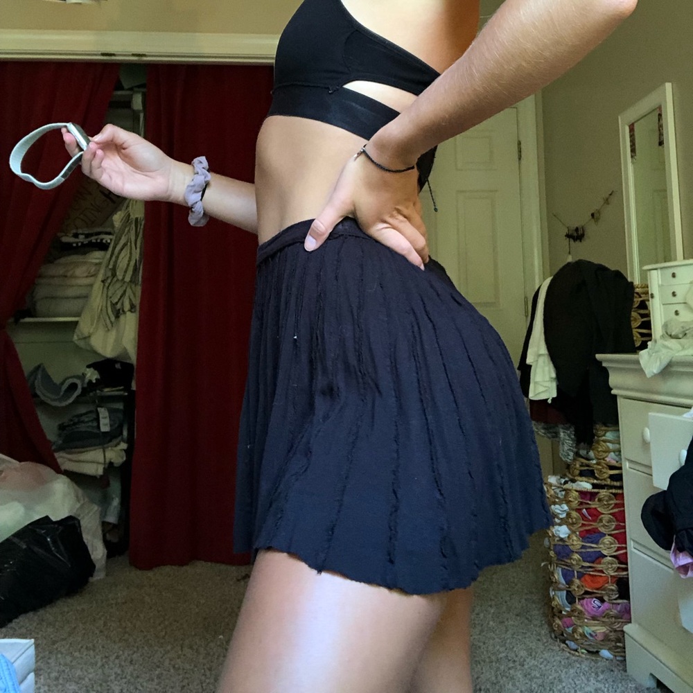 URBAN OUTFITTERS black skirt